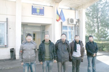 Traficanţii de migranţi arestaţi la Constanţa, găsiţi cu dosare şi la Bihor